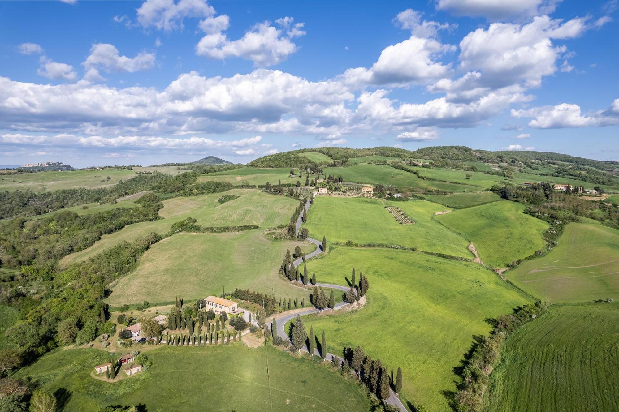 In The Historical Village With Garden Pienza, Siena * Monticchiello